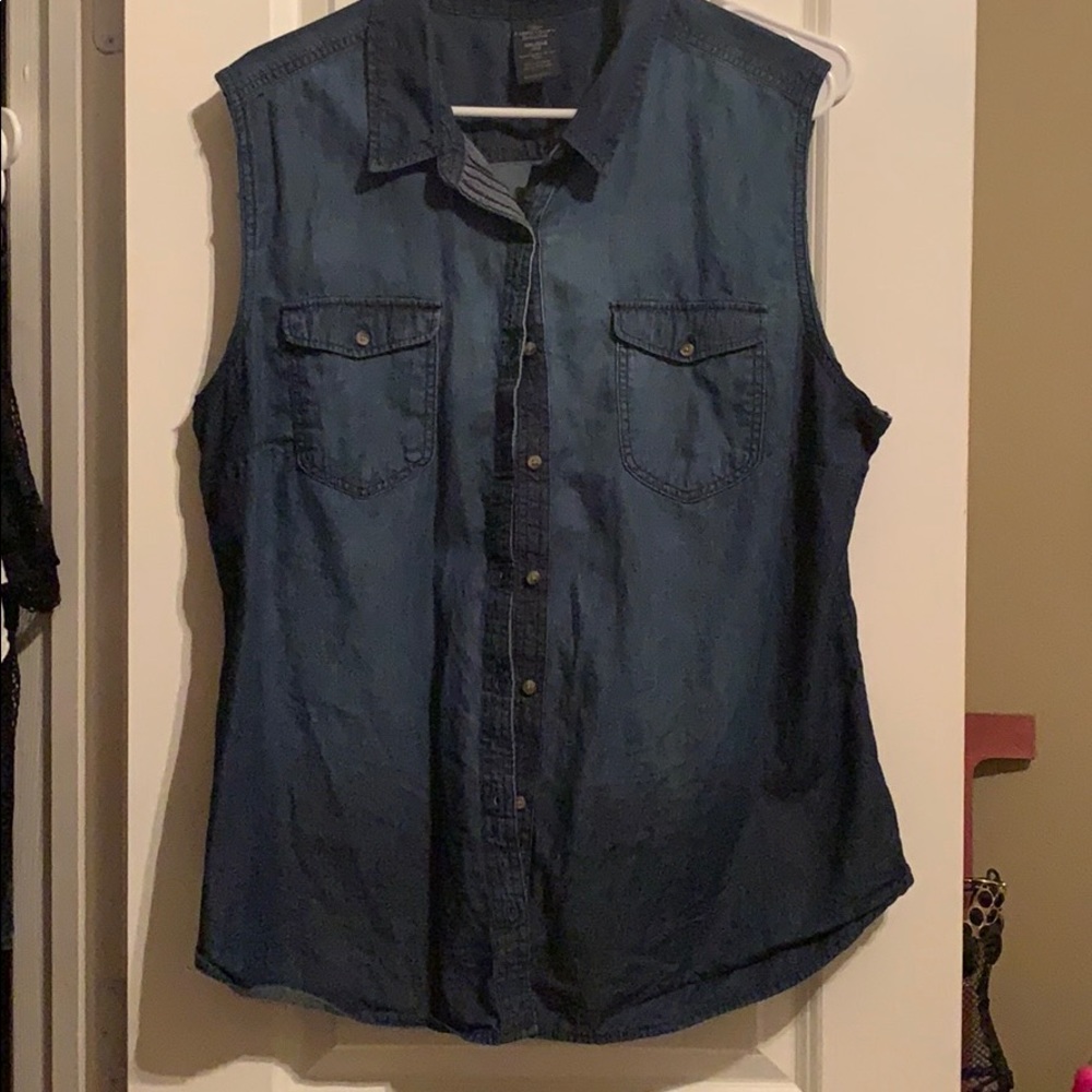 Button down blue jean sleeve less shirt size XXL
